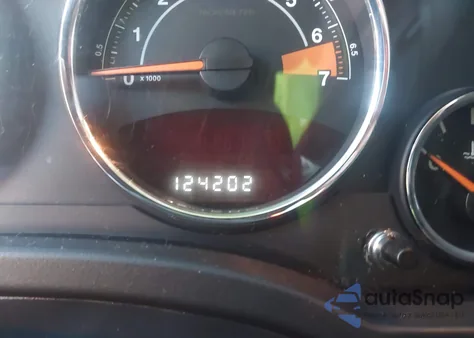 2016 Jeep Compass Latitude z USA, uszkodzony, nr VIN 1C4NJDEB3GD542619